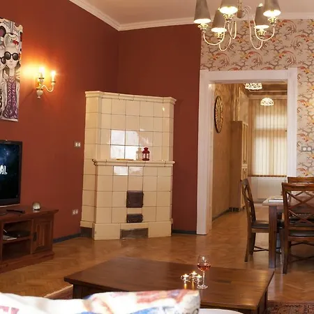 Palace Apartment *