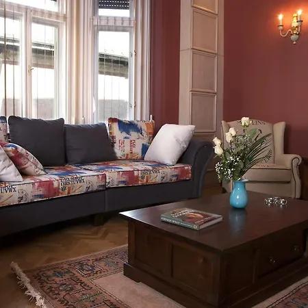 Apartment Palace